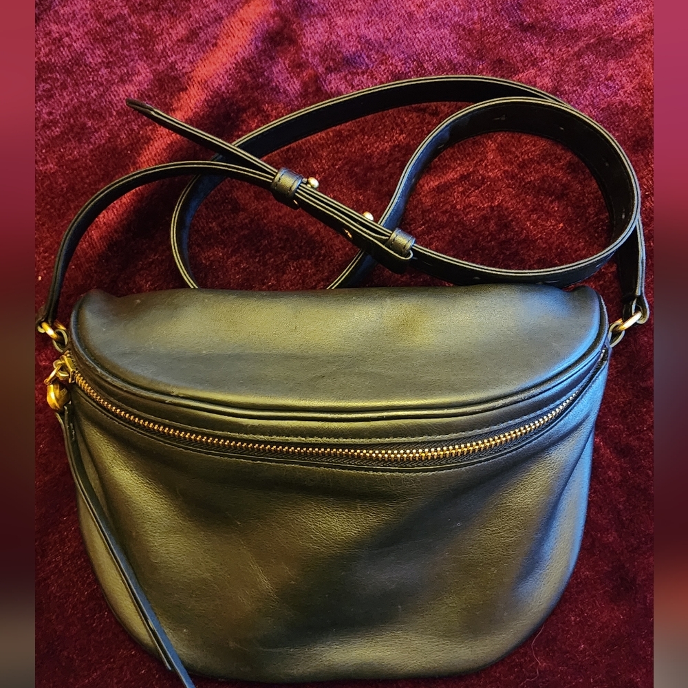 Hobo Juno Black Leather Belt Crossbody Purse